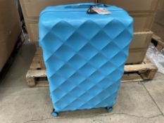 PALLET TO CONTAIN 14 X BRAND NEW 28 INCH PREMIUM LUGGAGE BAGS RRP £179. COLOURS AND DESIGNS MAY