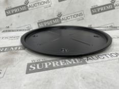 50 X BRAND NEW BLACK 27CM MEDIUM PIZZA TRAYS (LOC: 42.23-HH2046 - 1P)