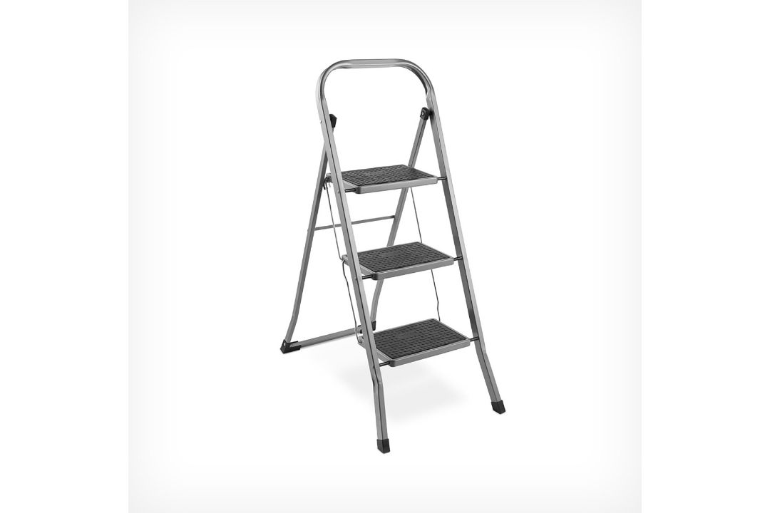 Boxed 3 Step Steel Ladder (LOC: RS1.2-KK5944 - 1LP)