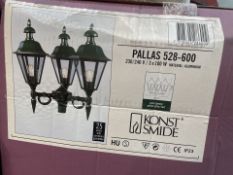 2 X BRAND NEW KONSTSMIDE GREEN PALLAS 3 X 100W ALUMINIUM OUTDOOOR WALL LIGHT (LOC: 23.10.-AA9598 -