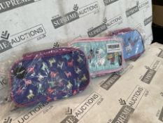 20 X BRAND NEW ASSORTED CHILDRENS PENCIL CASES IN VARIOUS DESIGNS AND SIZES (LOC: 25.16-AA9220 -