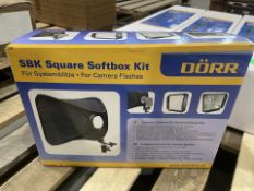 BRAND NEW DORR SBK -40S SQUARE SOFTBOX KIT 40 X 40CM FOR SYSTEM FLASHES (LOC: 41.14-AA7490 - SP)