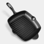 Boxed Seasoned Cast Iron Griddle Pan (LOC: RS1.4-QA8597 - 1P)