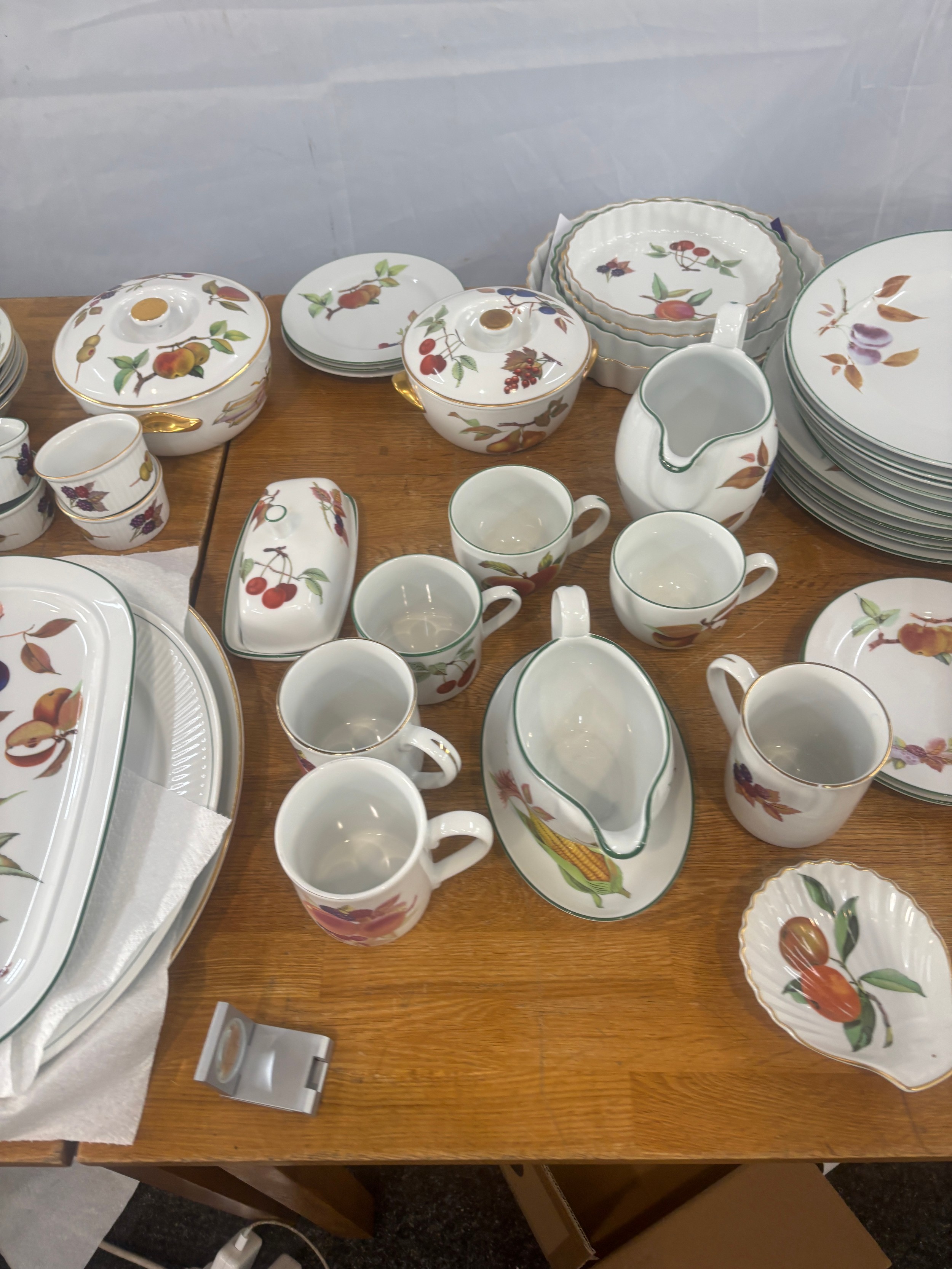 Large selection of Royal Worcester Evesham dinner tea and coffee service includes Plates, mugs, - Image 4 of 13