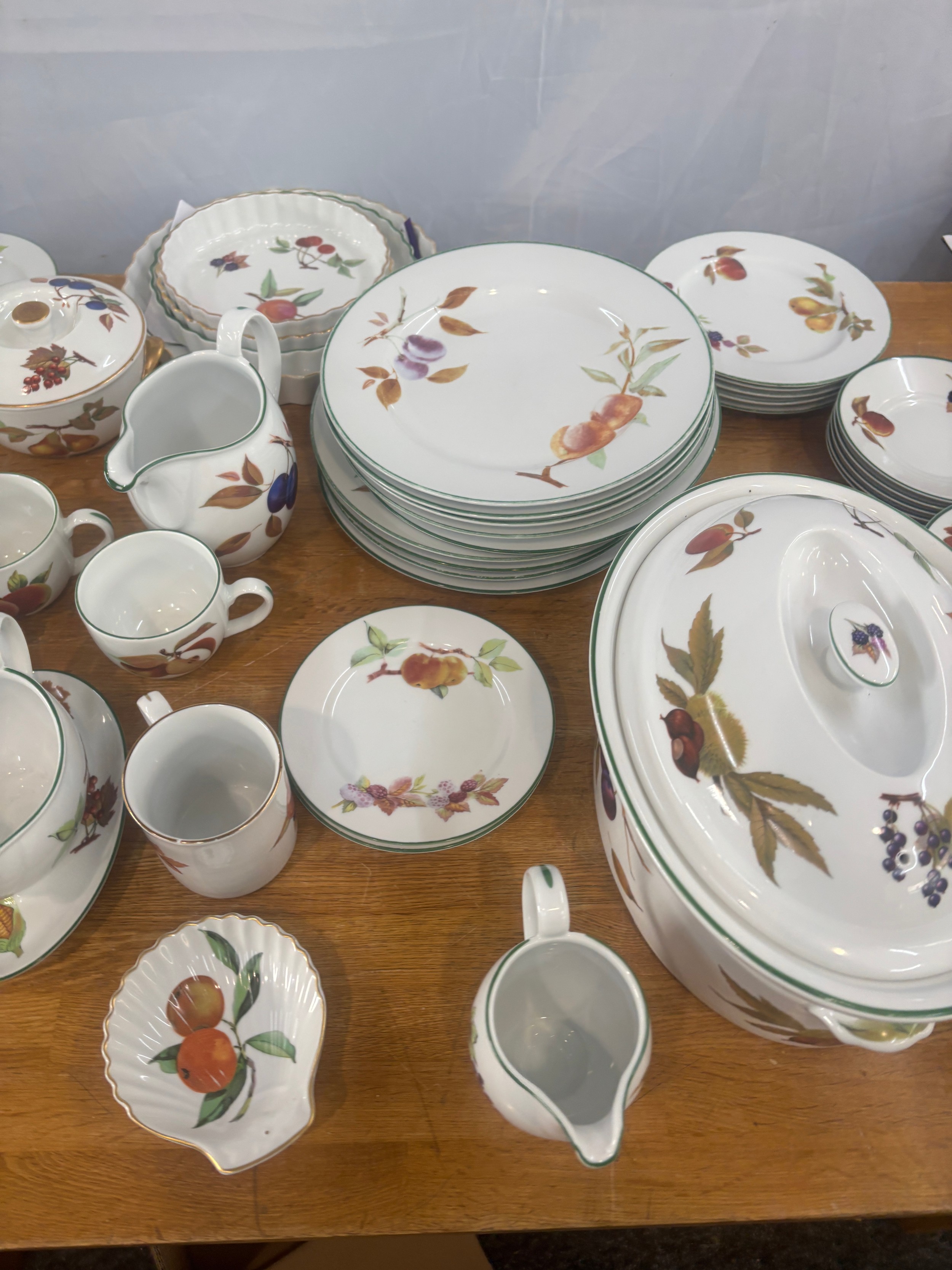 Large selection of Royal Worcester Evesham dinner tea and coffee service includes Plates, mugs, - Image 3 of 13