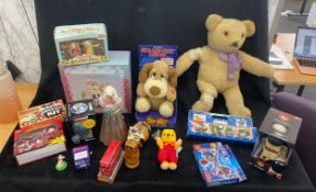 Selection of vintage and later toys and games to include Teddies, Beano, fighting grandads, etc