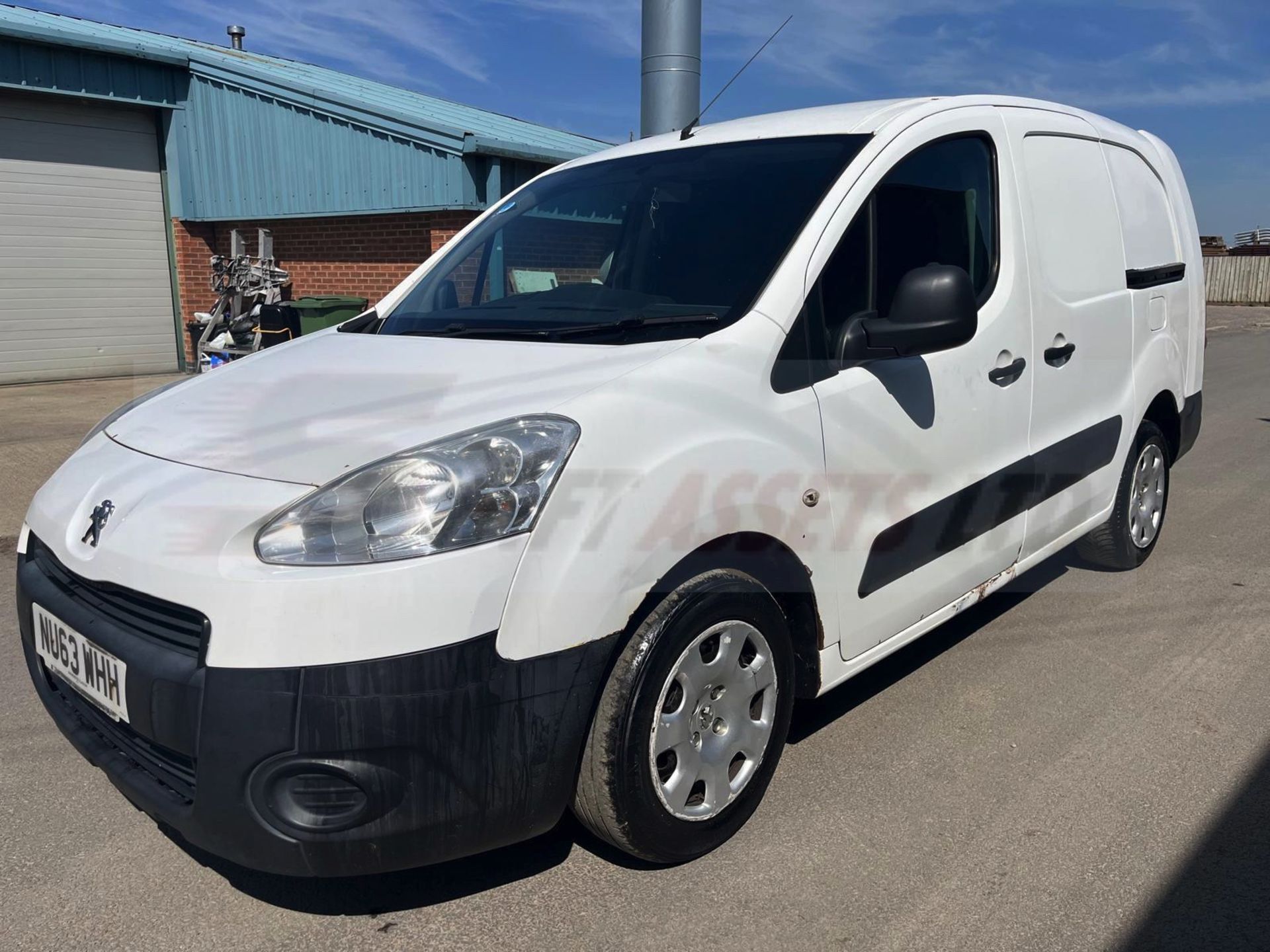 !!! ON SALE !!!PEUGEOT PARTNER 1.6 CRC HDI * CREW CAB VAN* 2014 MODEL - LONG WHEEL BASE - LOOK! - Image 5 of 12