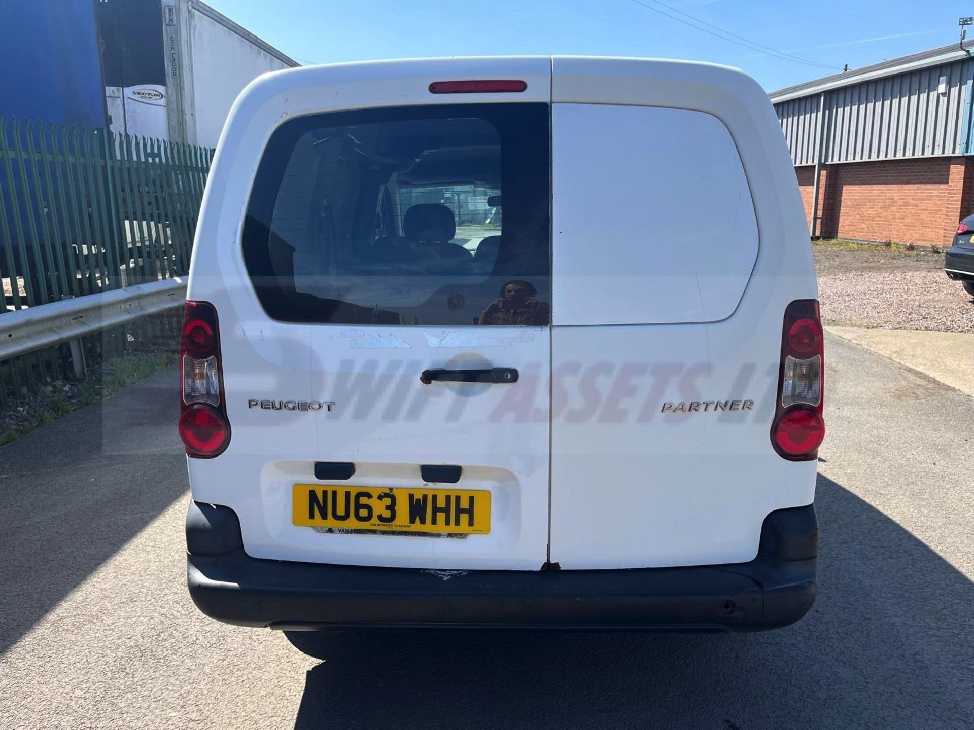 !!! ON SALE !!!PEUGEOT PARTNER 1.6 CRC HDI * CREW CAB VAN* 2014 MODEL - LONG WHEEL BASE - LOOK! - Image 9 of 12