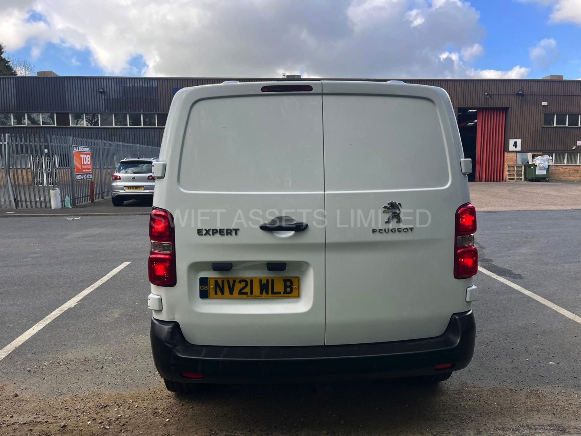 PEUGEOT EXPERT PROFESSIONAL 2021 2.0 BLUE HDI 6 SPEED 120 BHP TWIN SIDE DOORS - Image 6 of 9