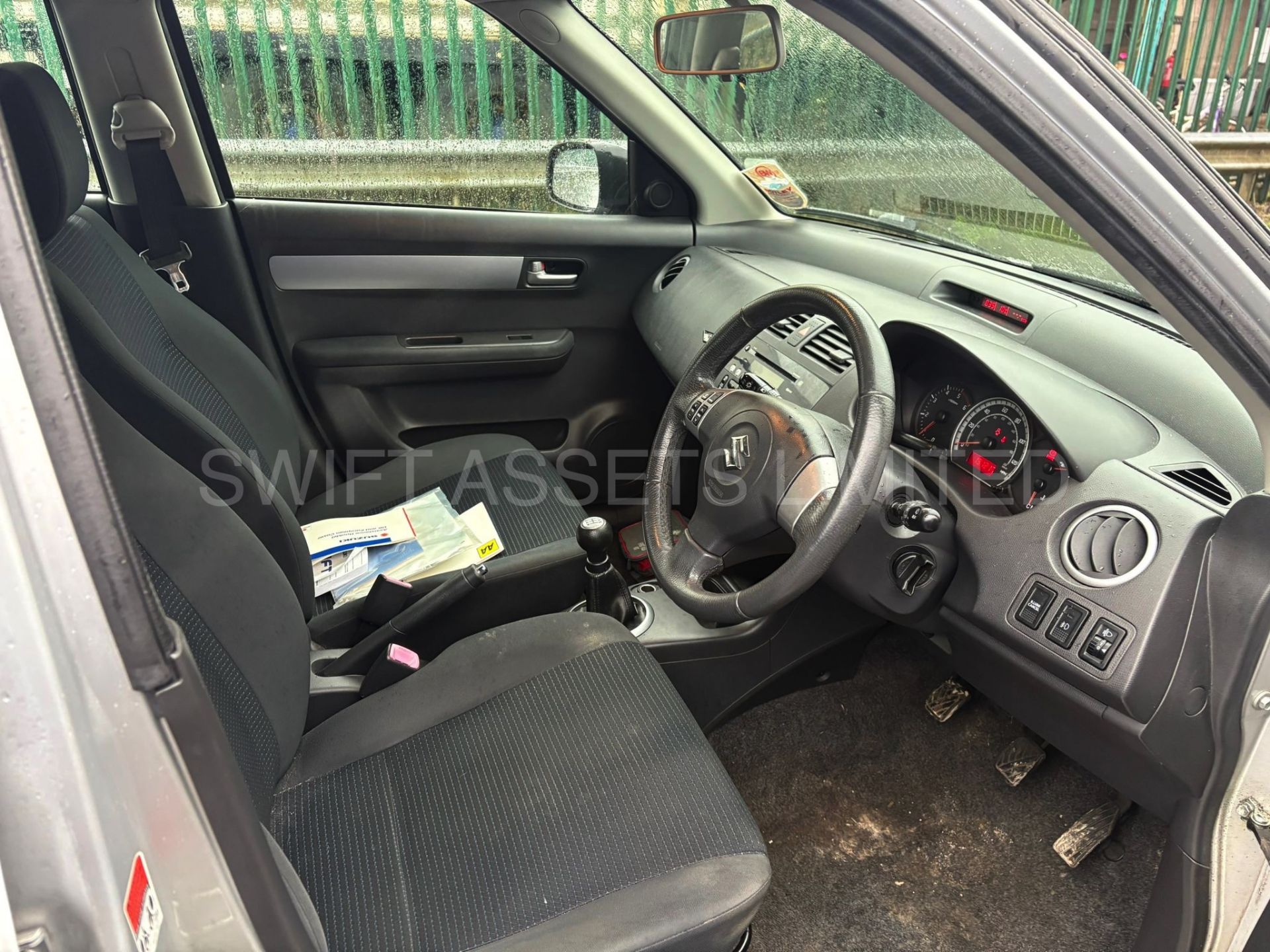 SUZUKI SWIFT DDIS (75) HATCHBACK - 09 REG - AIR CONDITIONING - SERVICE HISTORY - W0W - Image 9 of 15