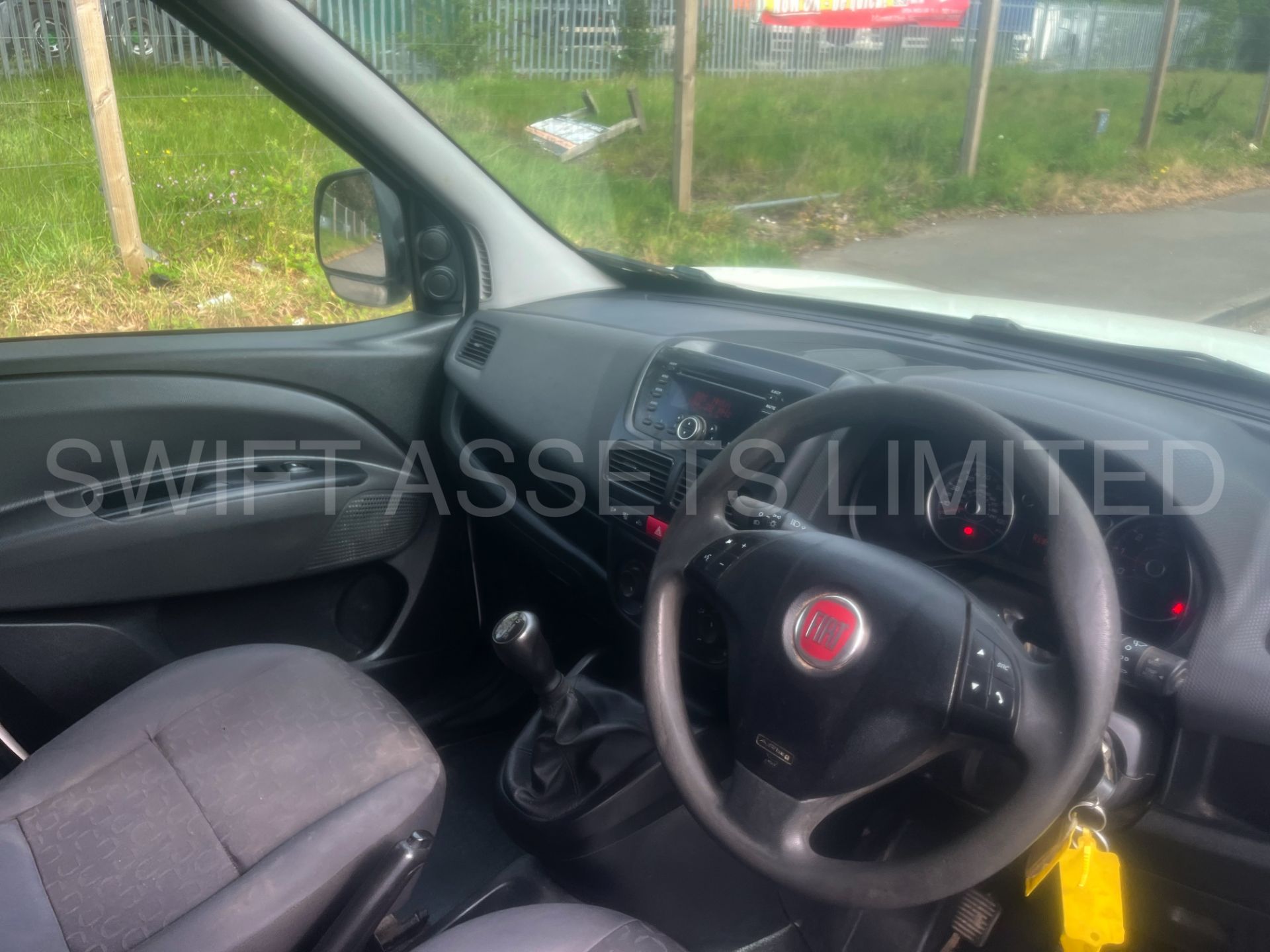 FIAT DOBLO SX MULIJET 2015 65 PLATE 190 SWB 1.3CDTI DIESEL START/ STOP [FACE LIFTT MODEL ] - Image 11 of 13