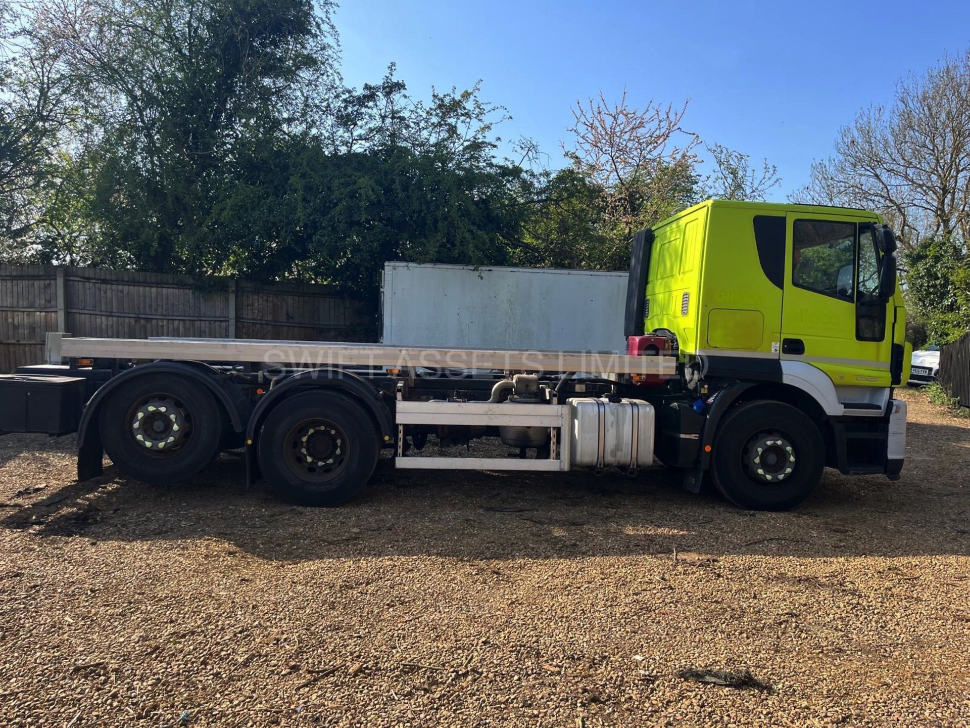 ON SALE !!! IVECO STRALIS 6X2 330 AT260S 33Y 2015 65 CAB/CHASSIS - Image 5 of 9