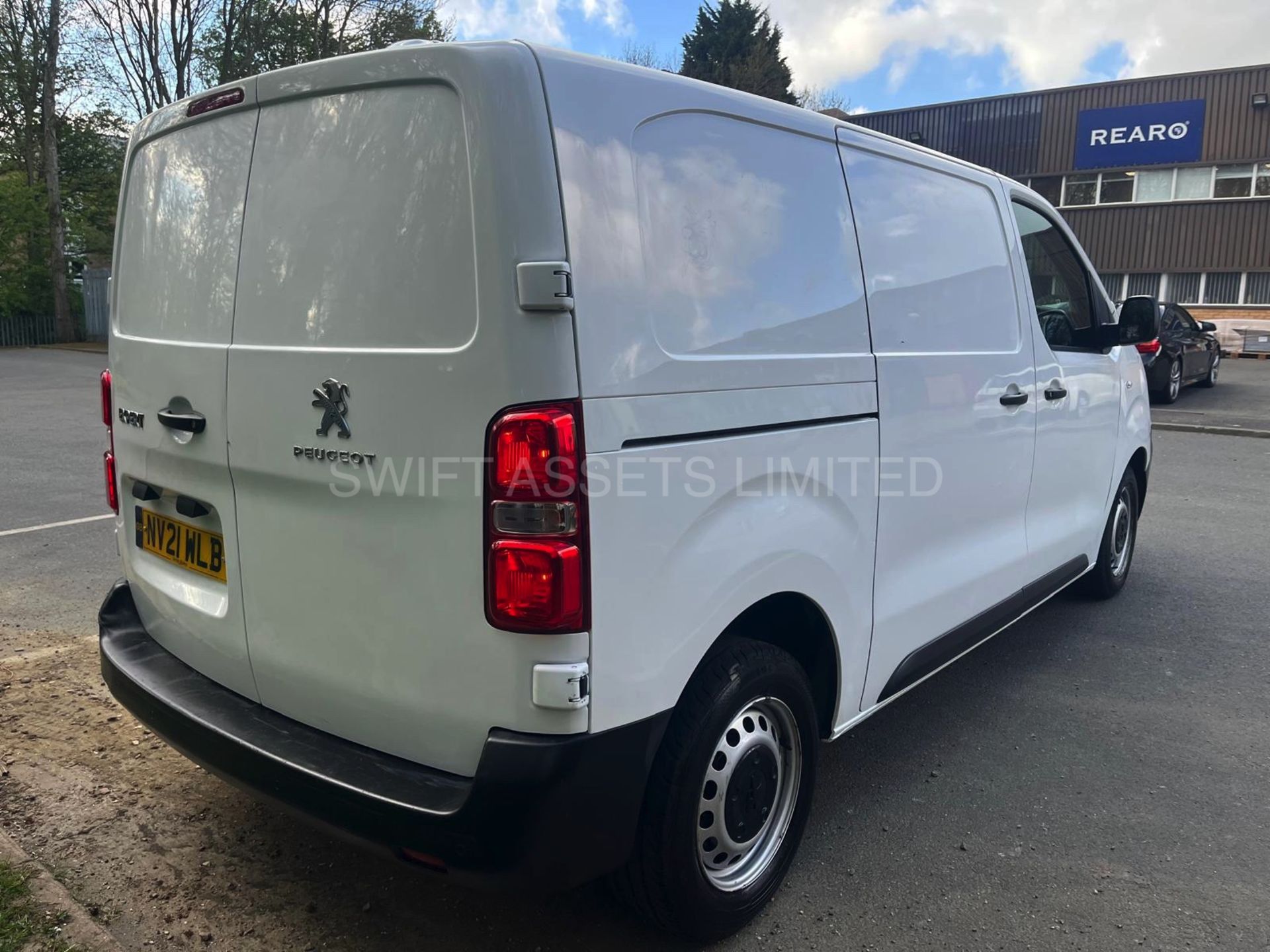 PEUGEOT EXPERT PROFESSIONAL 2021 2.0 BLUE HDI 6 SPEED 120 BHP TWIN SIDE DOORS - Image 7 of 9