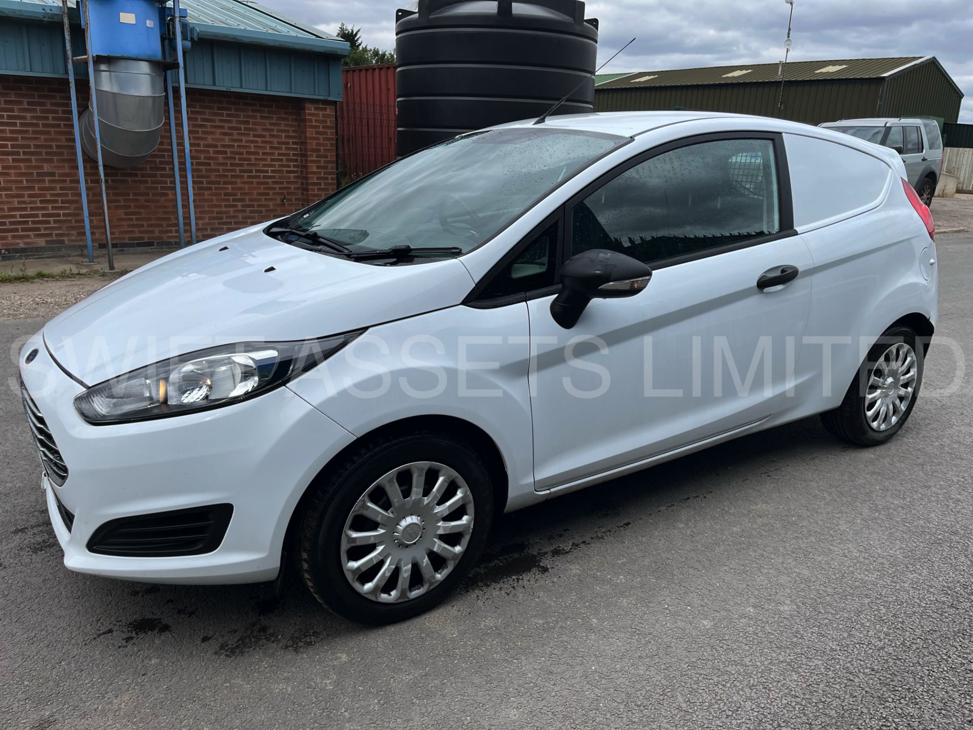 FORD FIESTA TDCI DIESEL 1.5 - VAN TYPE - AIR CONDITIONING - 2013 - LOOK - Image 5 of 13