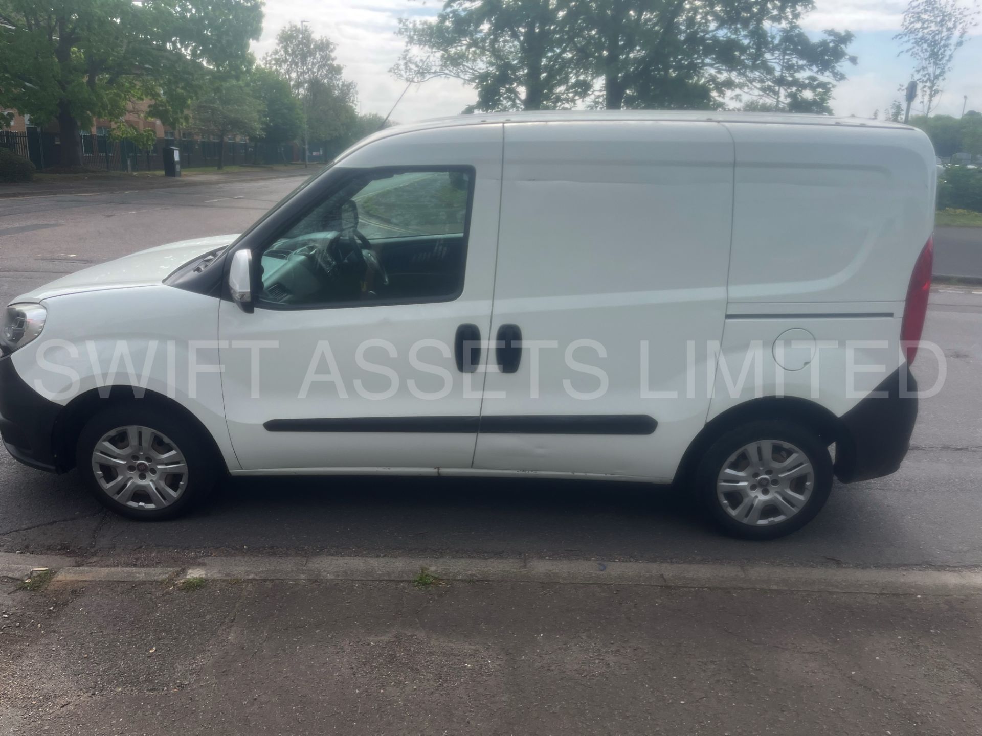 FIAT DOBLO SX MULIJET 2015 65 PLATE 190 SWB 1.3CDTI DIESEL START/ STOP [FACE LIFTT MODEL ] - Image 6 of 13