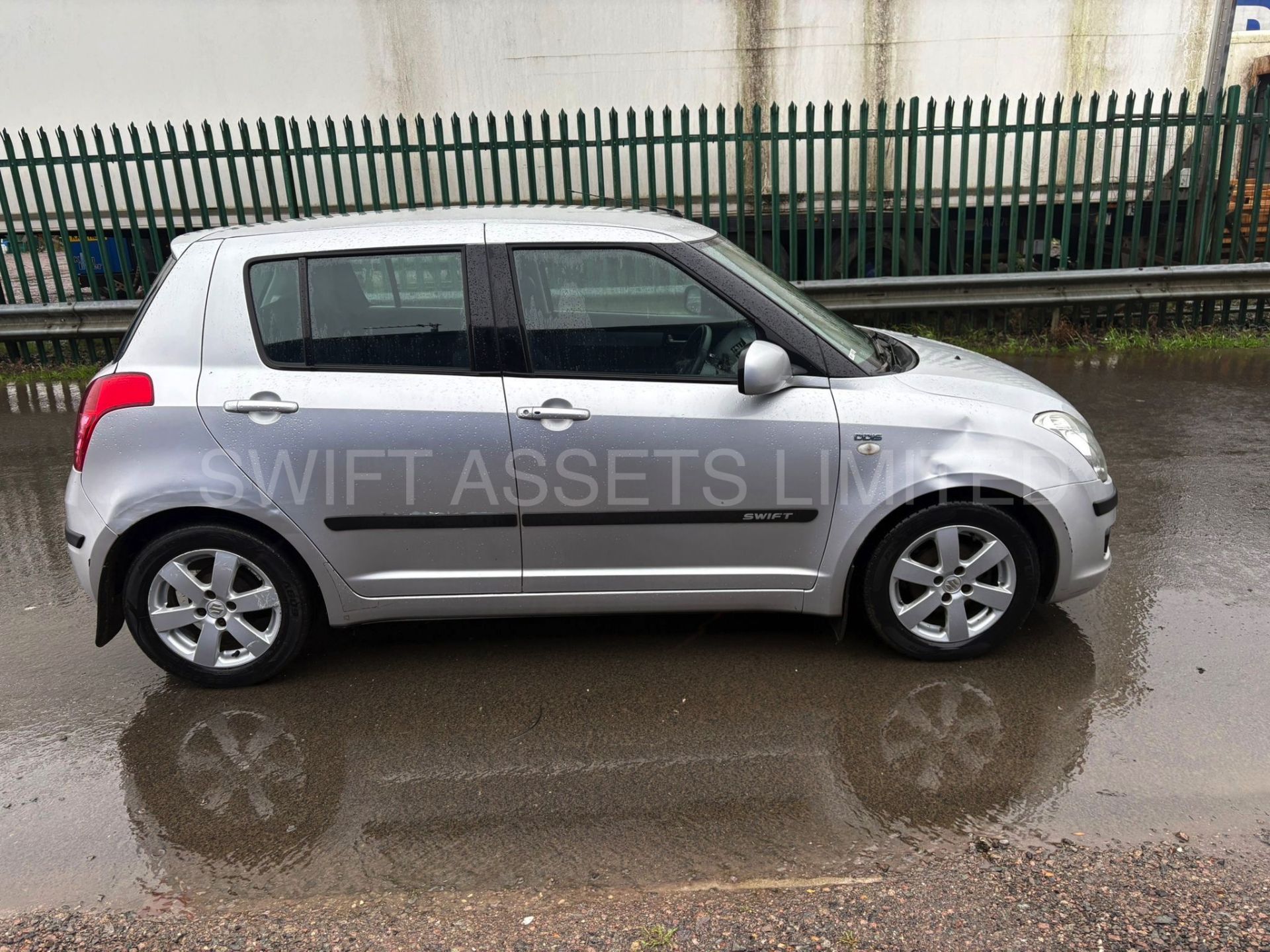 SUZUKI SWIFT DDIS (75) HATCHBACK - 09 REG - AIR CONDITIONING - SERVICE HISTORY - W0W - Image 8 of 15