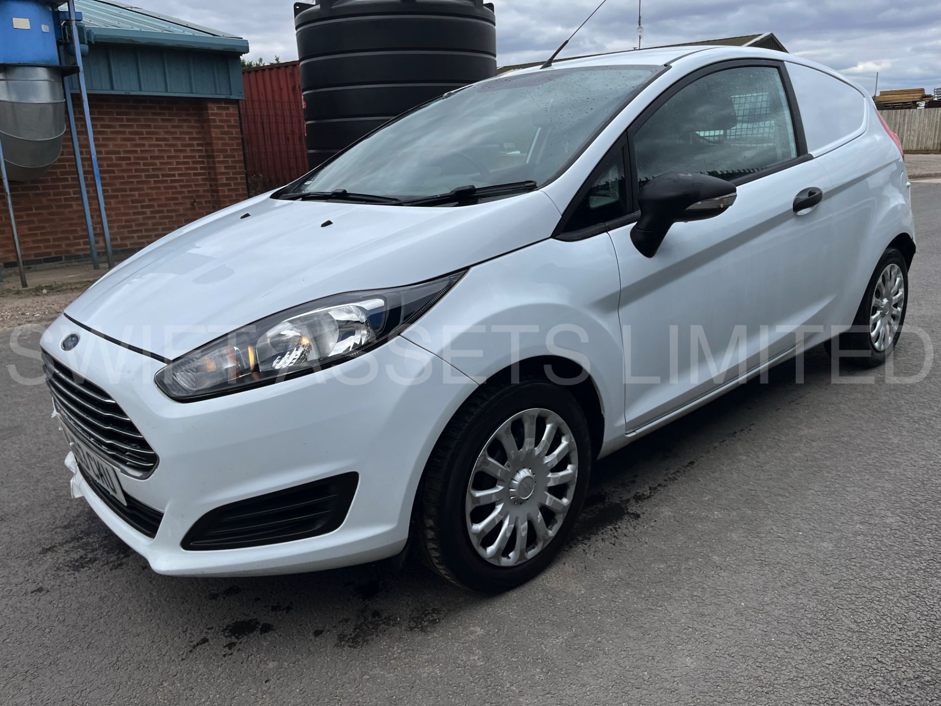 FORD FIESTA TDCI DIESEL 1.5 - VAN TYPE - AIR CONDITIONING - 2013 - LOOK - Image 4 of 13