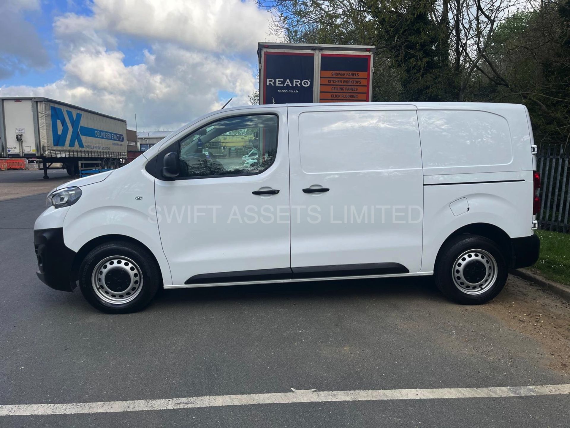 PEUGEOT EXPERT PROFESSIONAL 2021 2.0 BLUE HDI 6 SPEED 120 BHP TWIN SIDE DOORS - Image 4 of 9