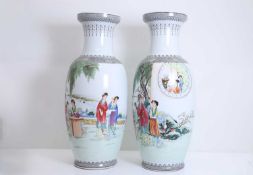 A pair of Chinese porcelain vases, 20th century,
