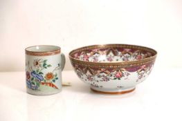 A Chinese export famille rose porcelain mug, late 19th early 20th century,