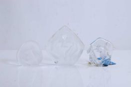 A Mats Jonasson Carpe Diem glass sculpture,