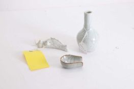 A Chinese Ge-type bottle base and bird feeder,