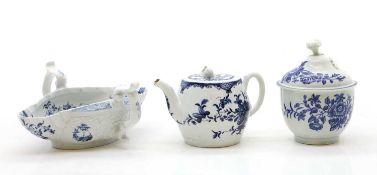 A group of three Worcester blue and white porcelain items, 18th century,