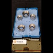 STERILIZATION TRAY WITH RETRACTOR BLADES AND GUIDE PINS (QTY 1)