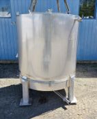 1100 Gallon Stainless Steel Tank,interior dimensions: 69'' diameter x 72'' straight side, top