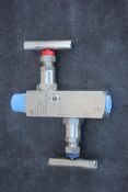UN IVI STAINLESS STEEL 2-WAY MANIFOLD