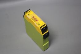 PILZ PNOZ s5 SAFETY RELAY