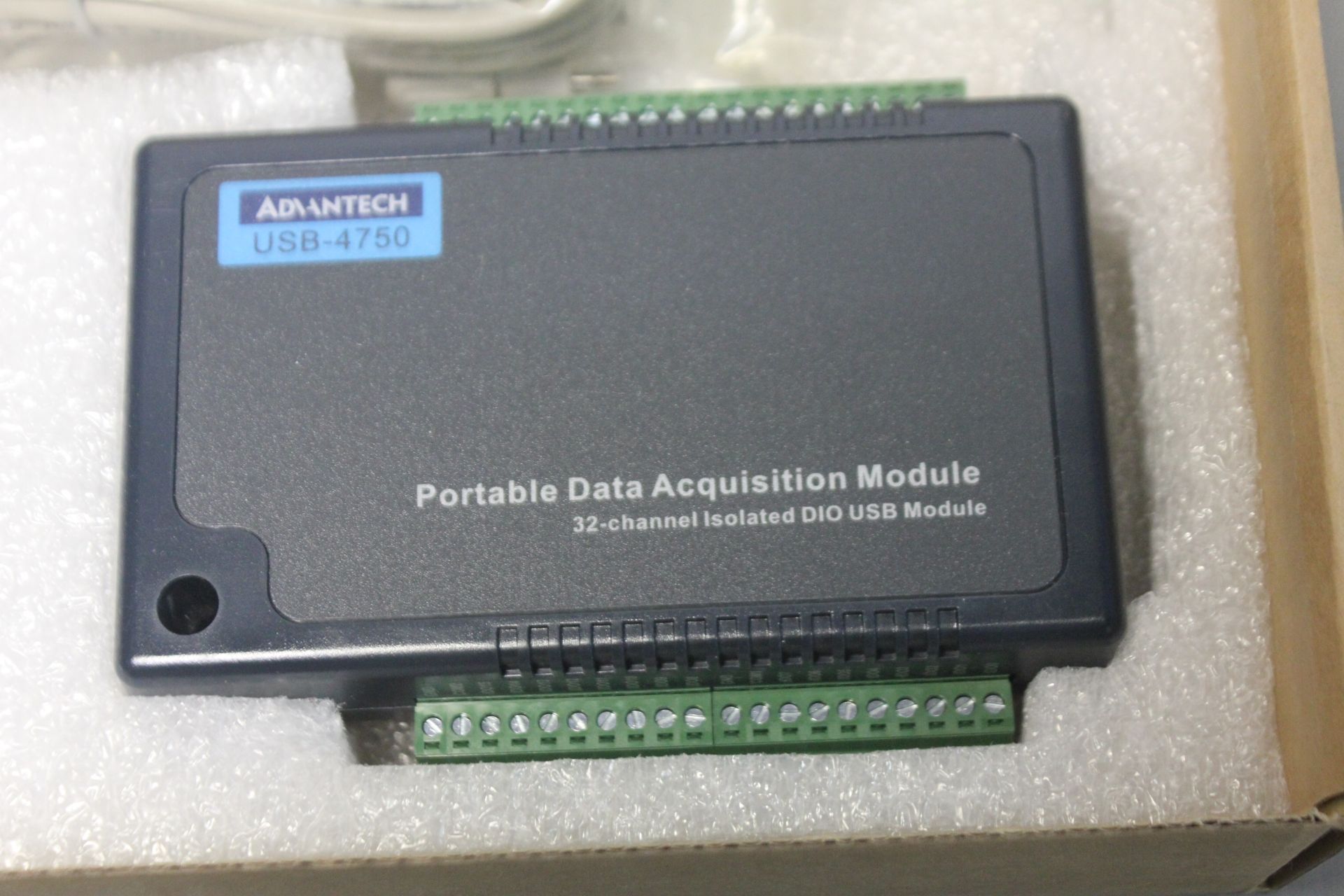 NEW ADVANTECH PORTABLE DATA ACQUISITION MODULE USB-4750 LOC:41.4.B1.81