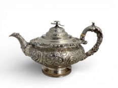 A George IV silver teapot, possibly John & Thomas Settle, Gunn & Co., Sheffield, 1824