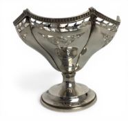 A George V silver bon bon dish, Henry Matthews, Birmingham 1929