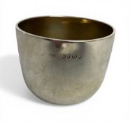 An early Victorian silver cup, Stuart Clifford, London 1851