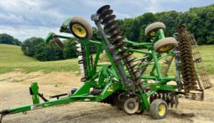 29’ 3’’ John Deere 2623VT Vertical Tillage