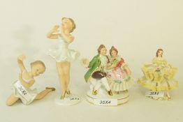 4 figurines