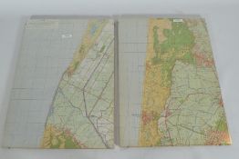 2X kaart achter glas