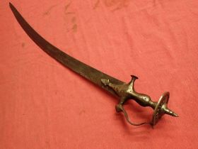 Antique Talwar sword with handguard. A curved blade 713 mm long with line decoration to the