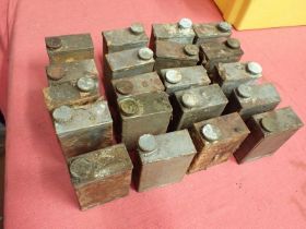WW2 British, twenty Vickers/Bren MG oiling cans From storage, 20 four-inch oil cans. Some with dried