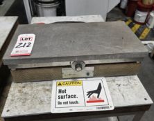 THERMOLYNE TYPE 2200 HOT PLATE