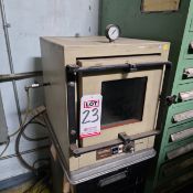 NATIONAL APPLIANCE CO. VACUUM OVEN, MODEL 5851, 120V, SINGLE PHASE, 392F