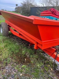 DUMP TRAILER