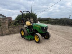 2013 JOHN DEERE 2720 27HP 4WD COMPACT TRACTOR WITH 62” UNDERSLUNG DECK