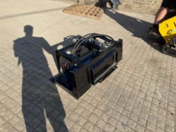 NEW/UNUSED 2025 GIYI MINI SKIDSTEER BUCKET GRAB