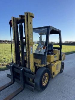 CAT 4.5 TONNE DIESEL FORKLIFT *12% BUYERS PREMIUM*