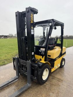 YALE FORKLIFT TRUCK CONTAINER SPEC *1400 HOURS* *12% BUYERS PREMIUM*