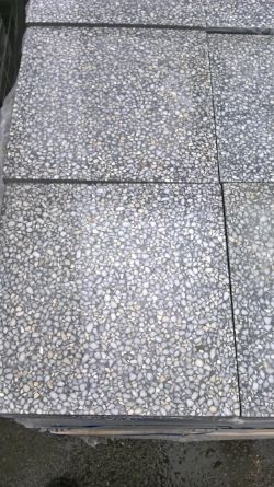 1 PALLET OF GREY TILE