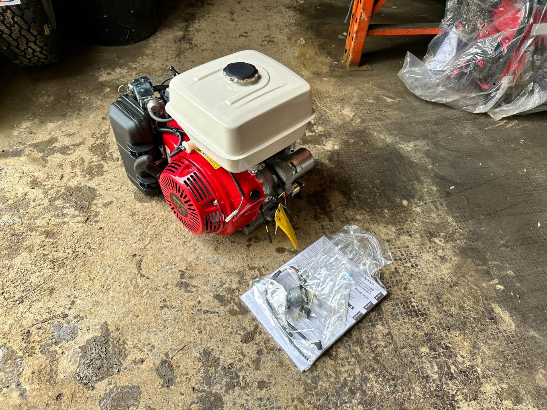 NEW/UNUSED HONDA GX390 ELECTRIC START PETROL ENGINE - CHOICE OF 7 - NO VAT