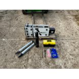 NEW/UNUSED ESSENTIAL EB30 HYDRAULIC ROCK BREAKER - C/W TOOL BOX, TOOLS AND PIPES